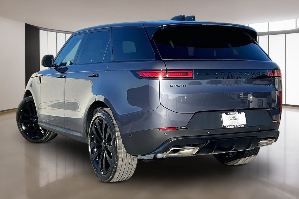 New 2026 VARESINE BLUE Land Rover SE image 3