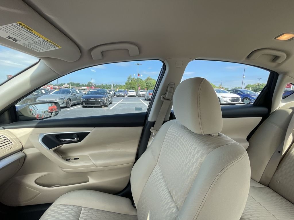 Used 2017 Black Nissan 2.5 S image 11
