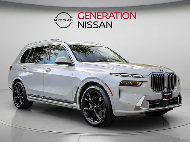 2023 BMW X7 xDrive40i's photo