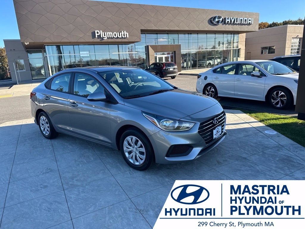 Certified Used 2022 Gray Hyundai SE image 1