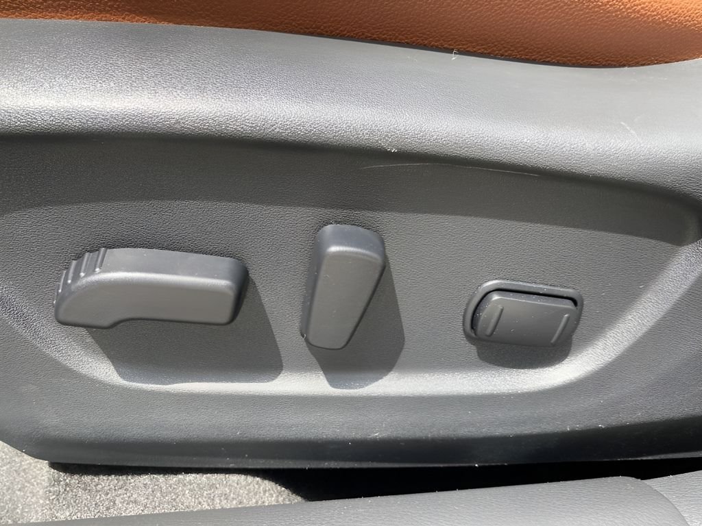 Used 2019 Magnetic Black Pearl Nissan SL image 21