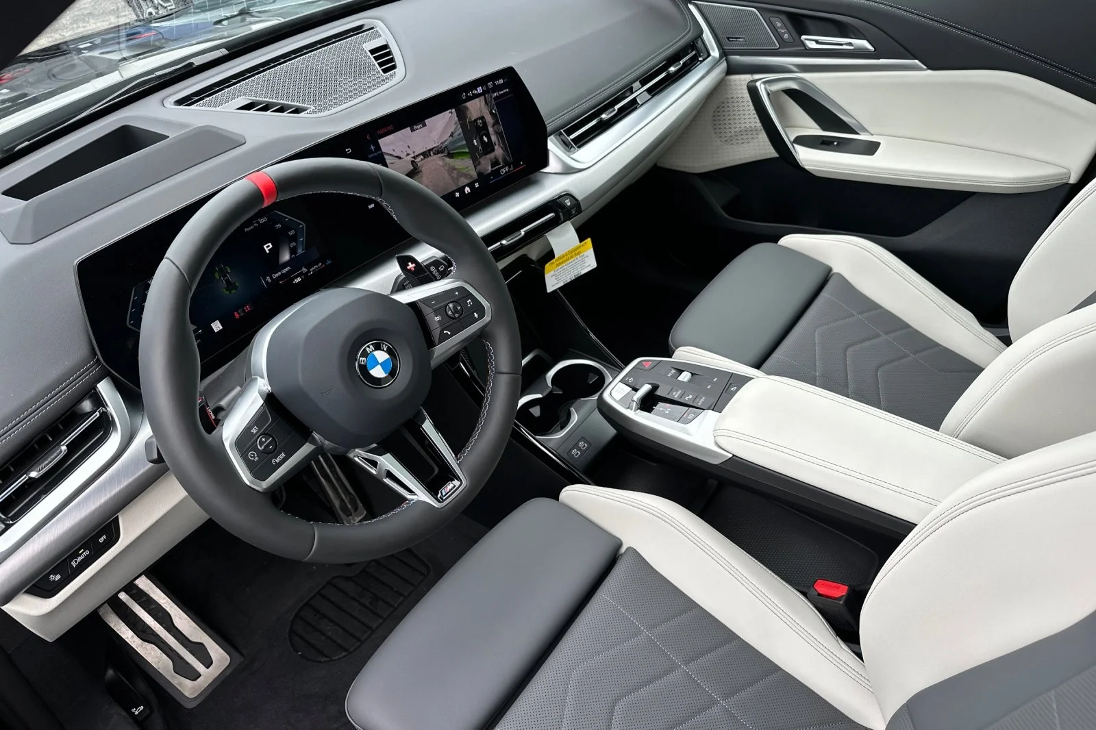 2026 BMW X1 M35i - Photo 9