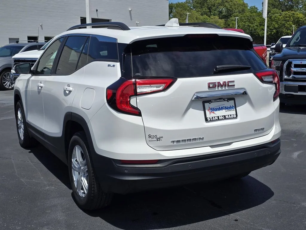 Used 2023 Summit White GMC SLE image 5