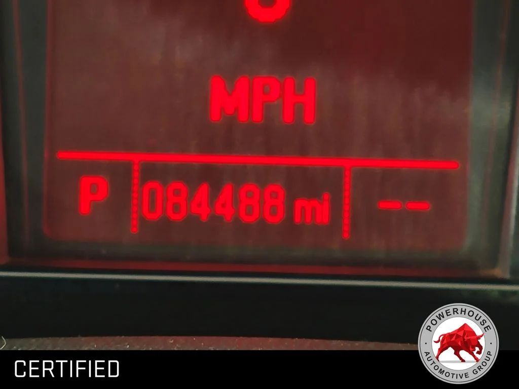Used 2017 White GMC Denali image 34