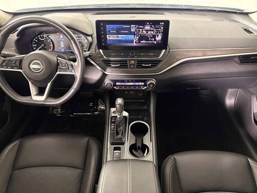 Used 2024 Silver Nissan 2.5 SL image 28