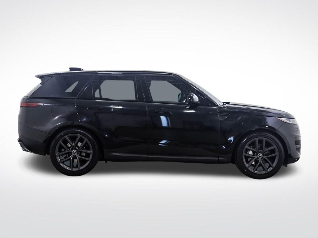 Used 2024 Santorini Black Metallic Land Rover SE image 6
