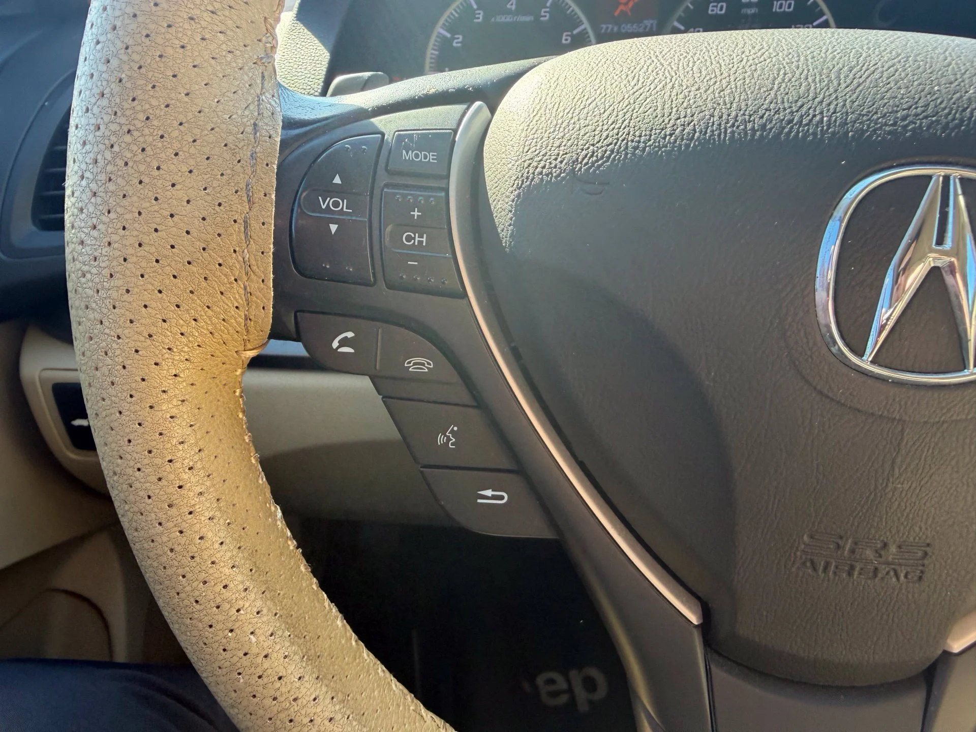 Used 2017 White Diamond Pearl Acura Base image 18