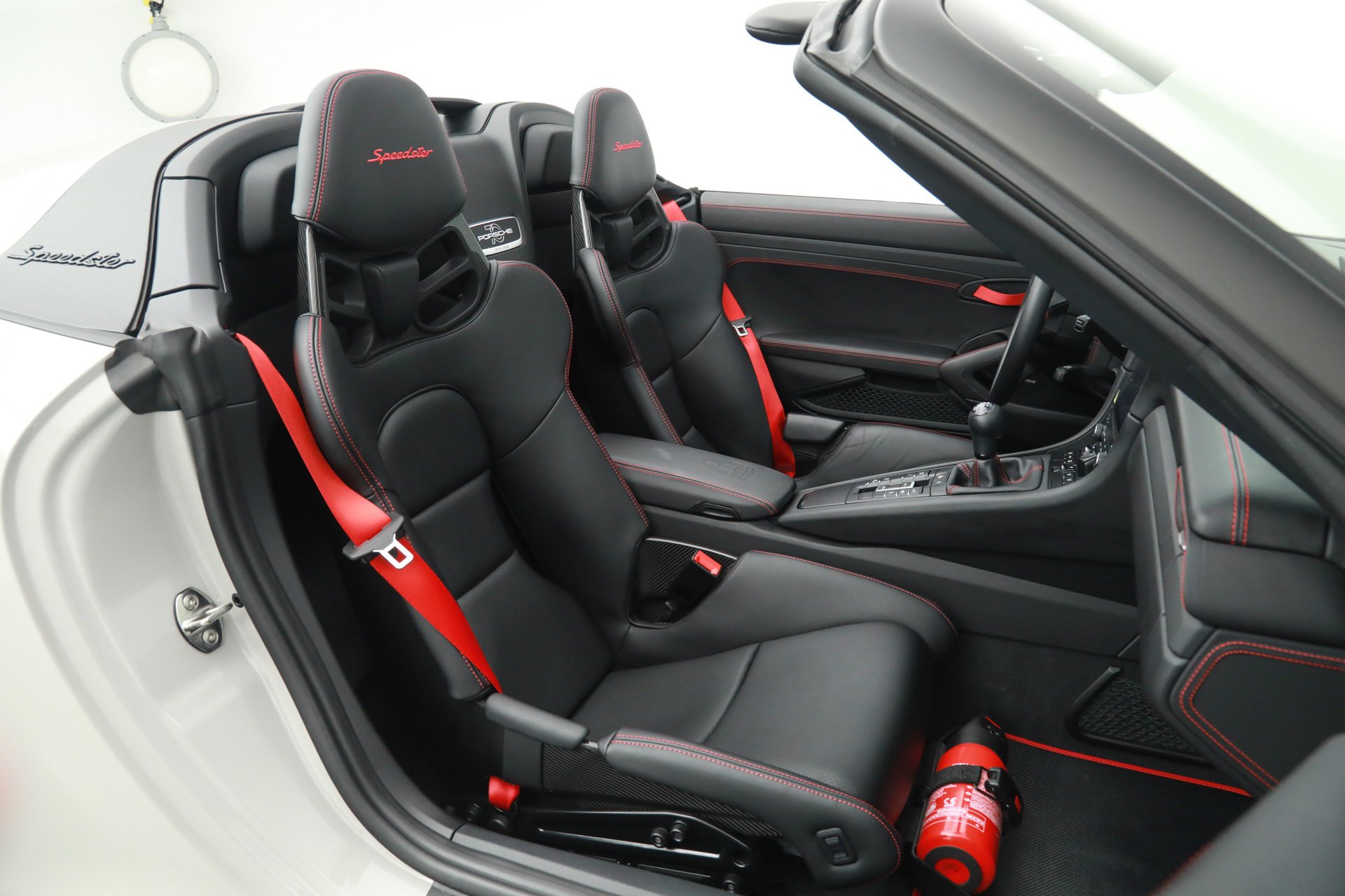 Used 2019 Chalk Porsche Speedster image 18