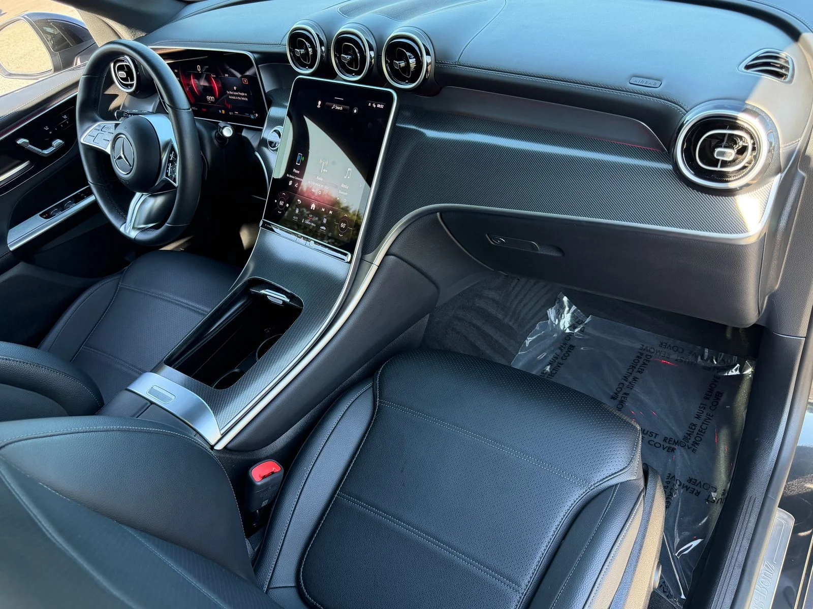Used 2024  Mercedes-Benz GLC 300 image 34