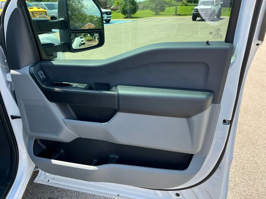 New 2026 White Ford XL image 9