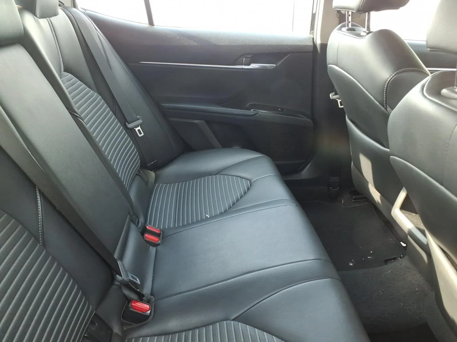 Used 2018 Black Toyota SE image 9