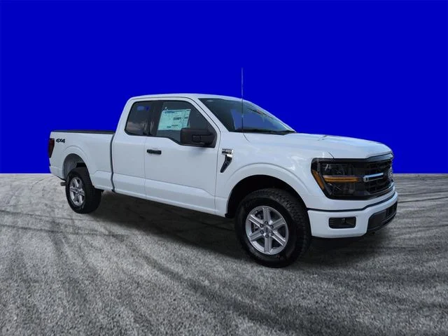 New 2026 White Ford XLT image 2