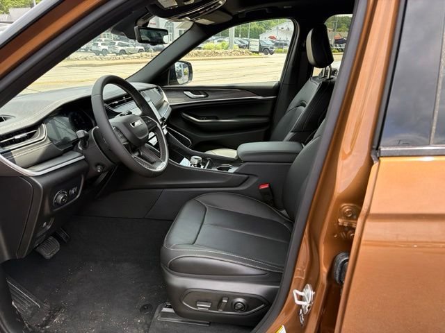 New 2026 Copper Shino Metallic Clear-Coat Exterior Paint Jeep Limited Reserve image 13