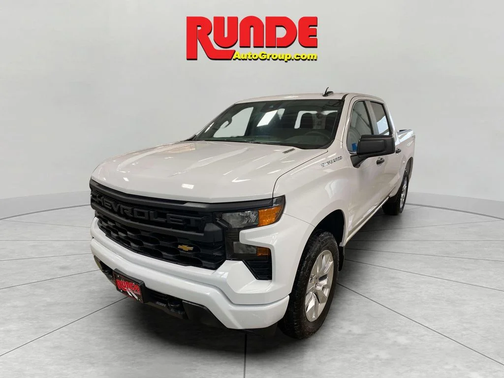 Used 2025 Summit White Chevrolet Custom image 1