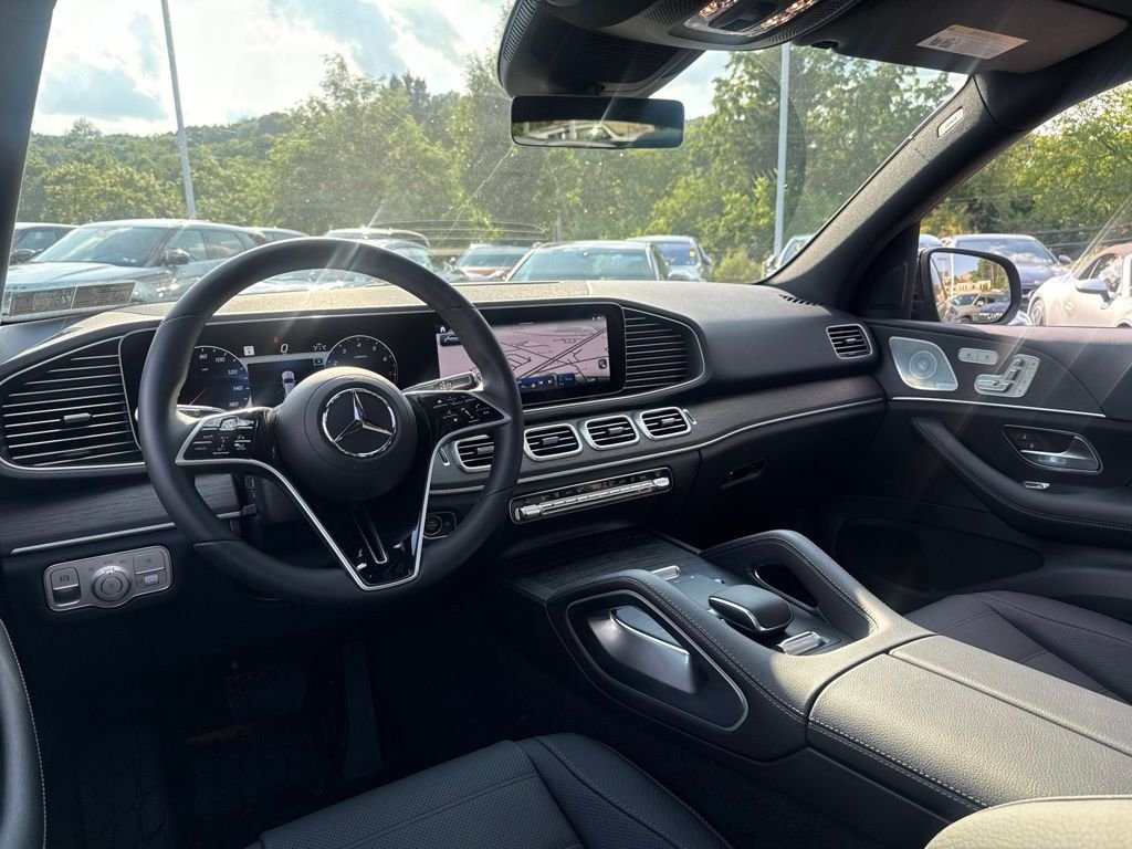 Used 2025 Selenite Gray Metallic Mercedes-Benz GLE 580 image 13