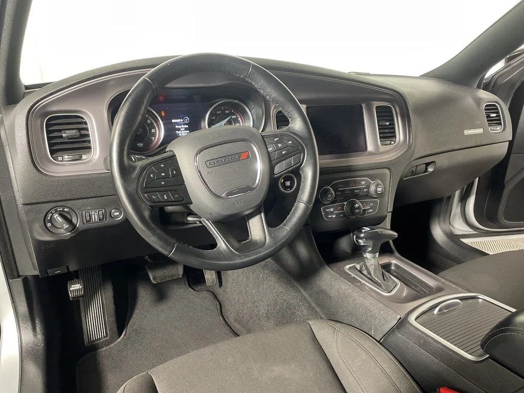Used 2023 Triple Nickel Clearcoat Dodge SXT image 8