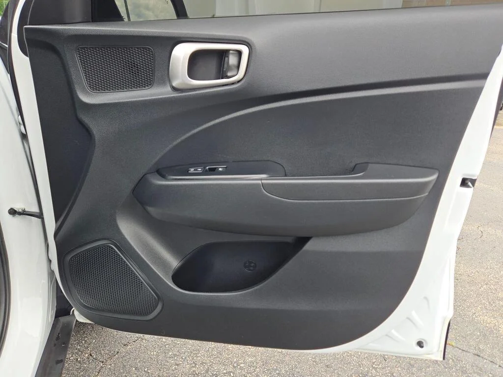 Used 2022 Ceramic White Hyundai SEL image 8