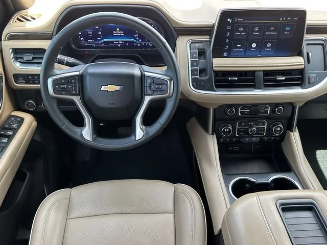 Used 2023 Iridescent Pearl Tricoat Chevrolet Premier image 13