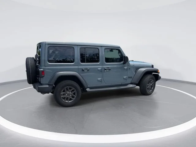 Used 2024 Gray Jeep Sport S image 8