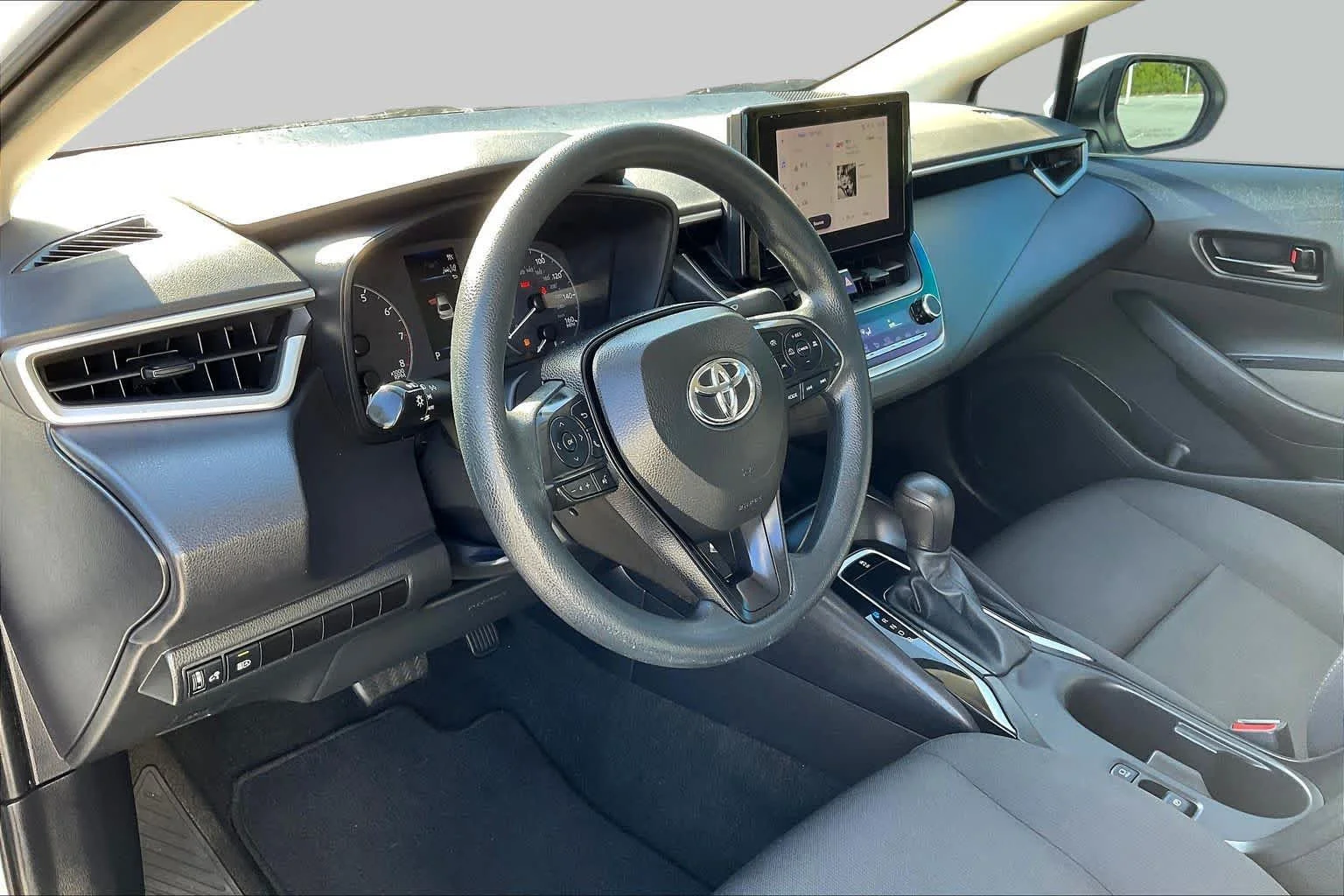 Used 2023 Ice Cap Toyota LE image 17