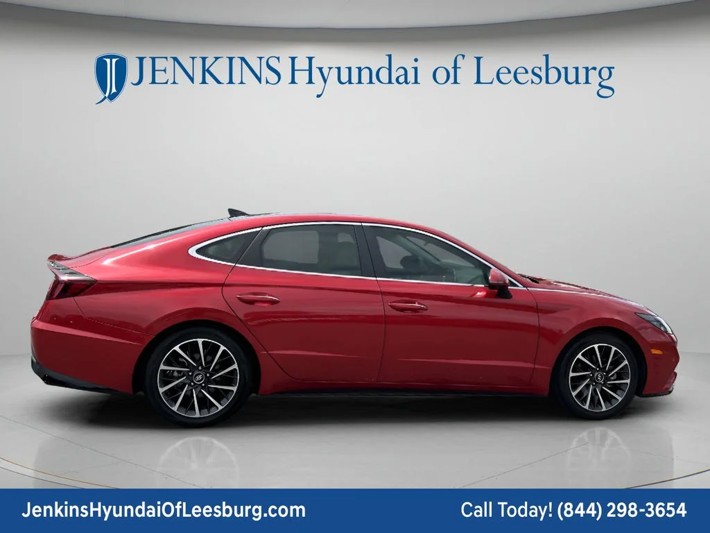 Used 2020 Red Hyundai Limited image 4