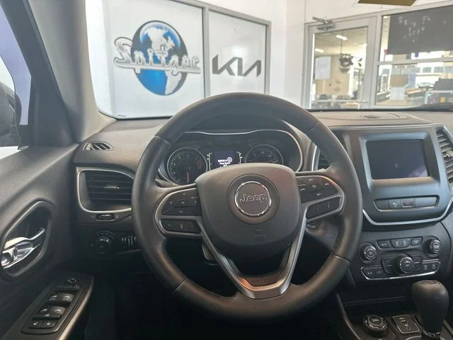 Used 2019 Black Jeep Latitude Plus image 13