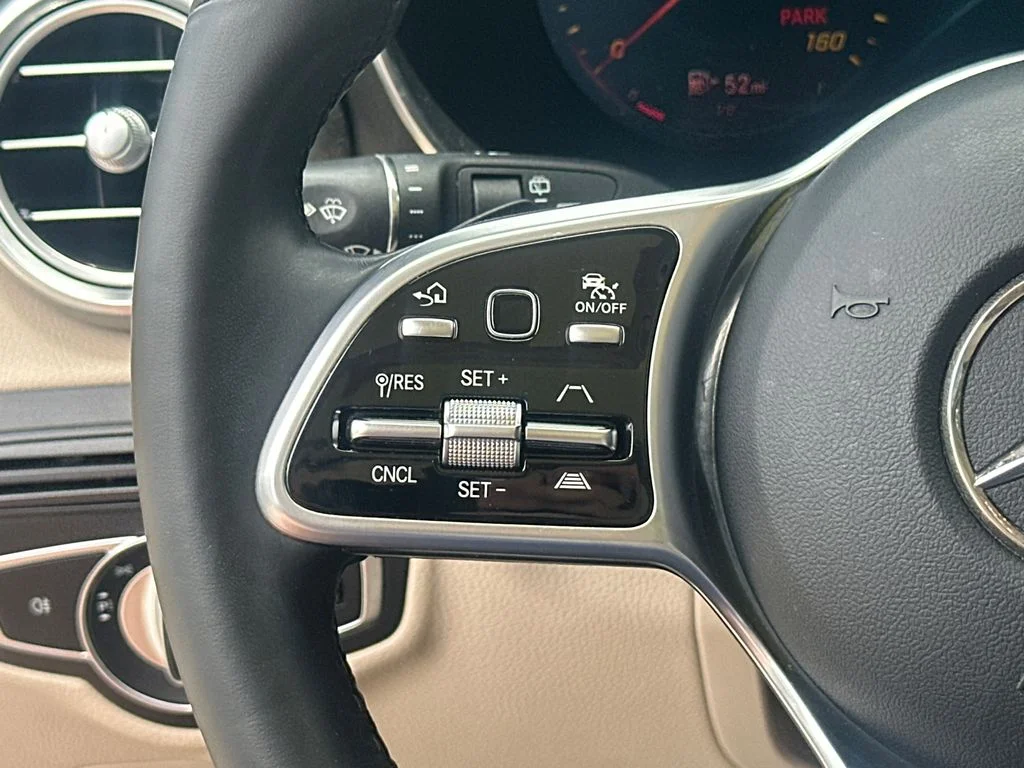 Used 2020  Mercedes-Benz GLC 300 image 23