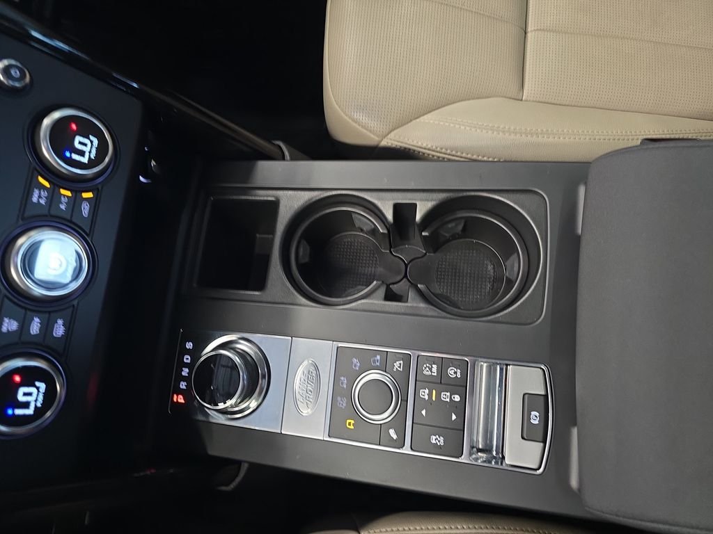 Used 2018 Black Land Rover SE image 29