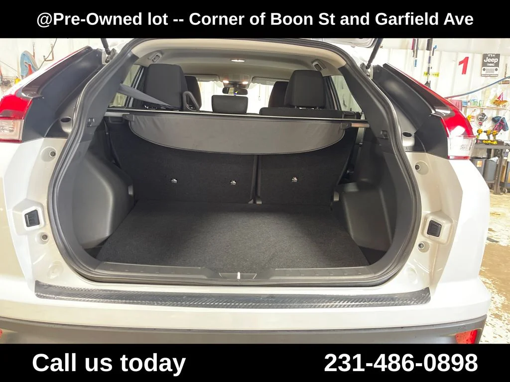 Used 2022  Mitsubishi ES image 26