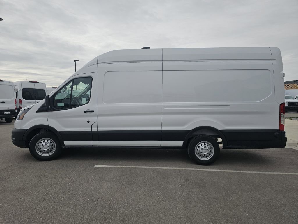 New 2026 Oxford White Ford Base image 21