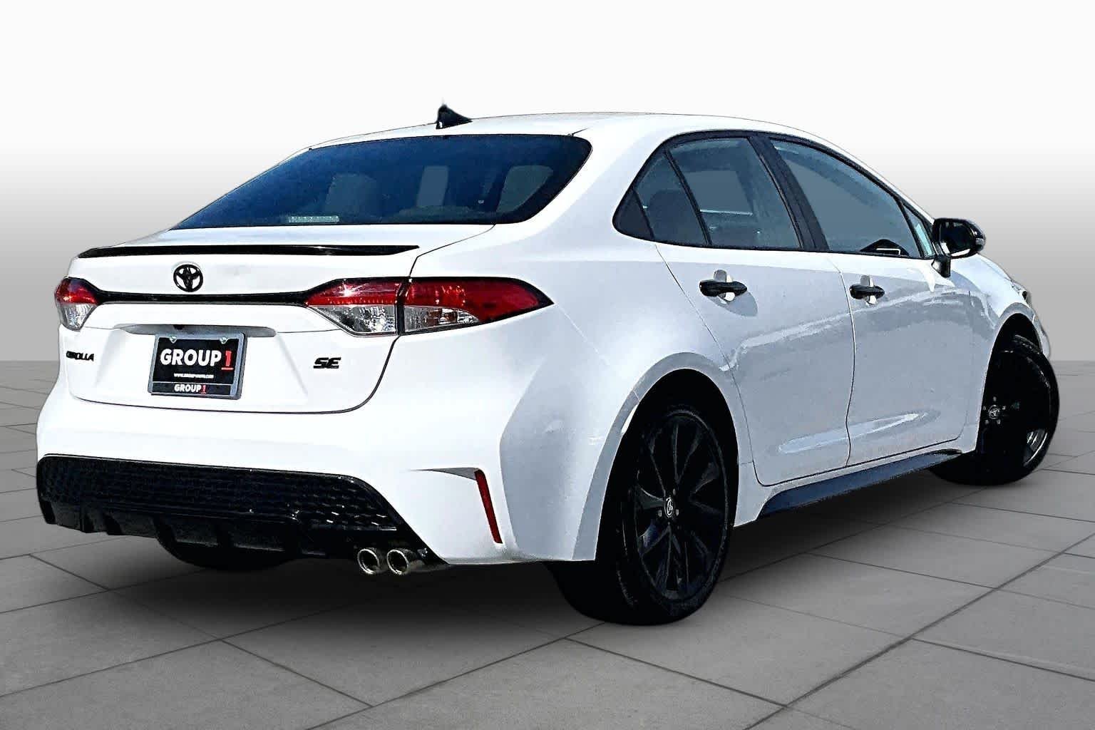 Used 2022 White Toyota SE Nightshade image 13