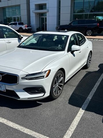 2021 Volvo S60 T5 Momentum