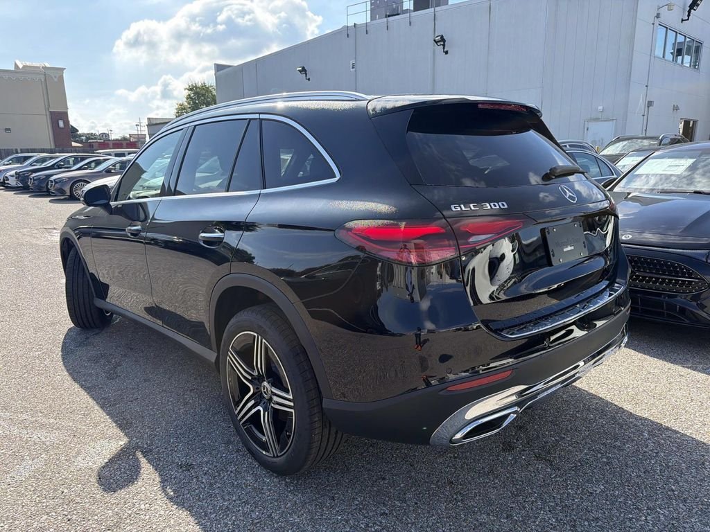 New 2027 Black Mercedes-Benz GLC 300 image 3