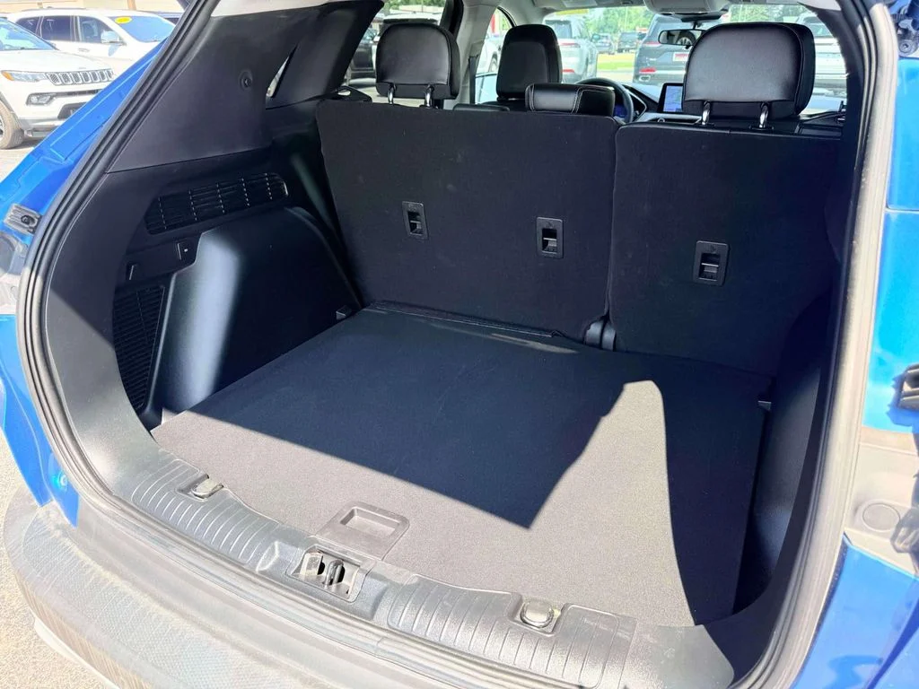Used 2021 Blue Ford SEL image 8