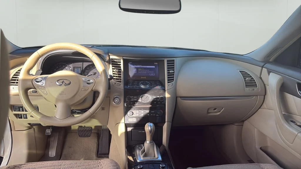 Certified Used 2014 White INFINITI Base image 10