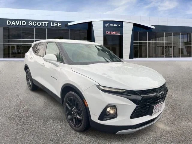 Used 2021 SUMMIT WHITE Chevrolet LT image 2