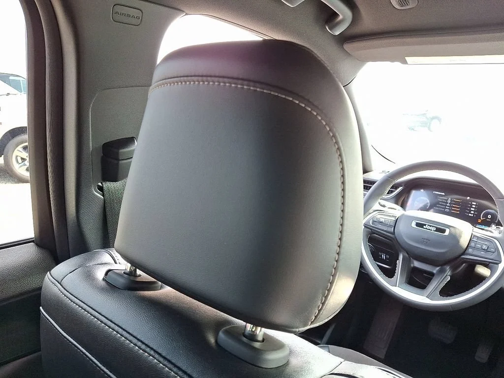 Used 2023 Gray Jeep Altitude 4x4 image 14