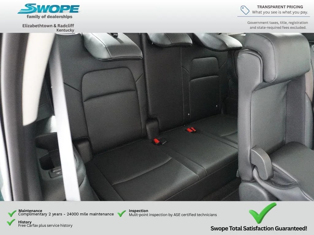 Used 2025 Obsidian Green Pearl Nissan Platinum image 12