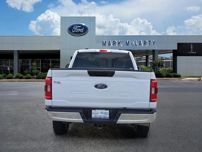 Used 2023 WHITE FORD XLT 4WD SUPERCREW 5.5