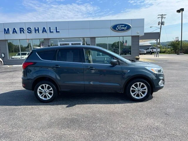 Used 2019 Green Ford SE image 2