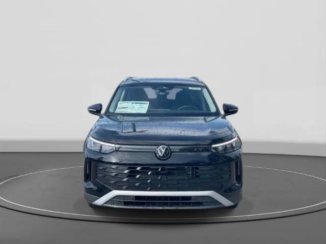 2026 Volkswagen Tiguan photo 2