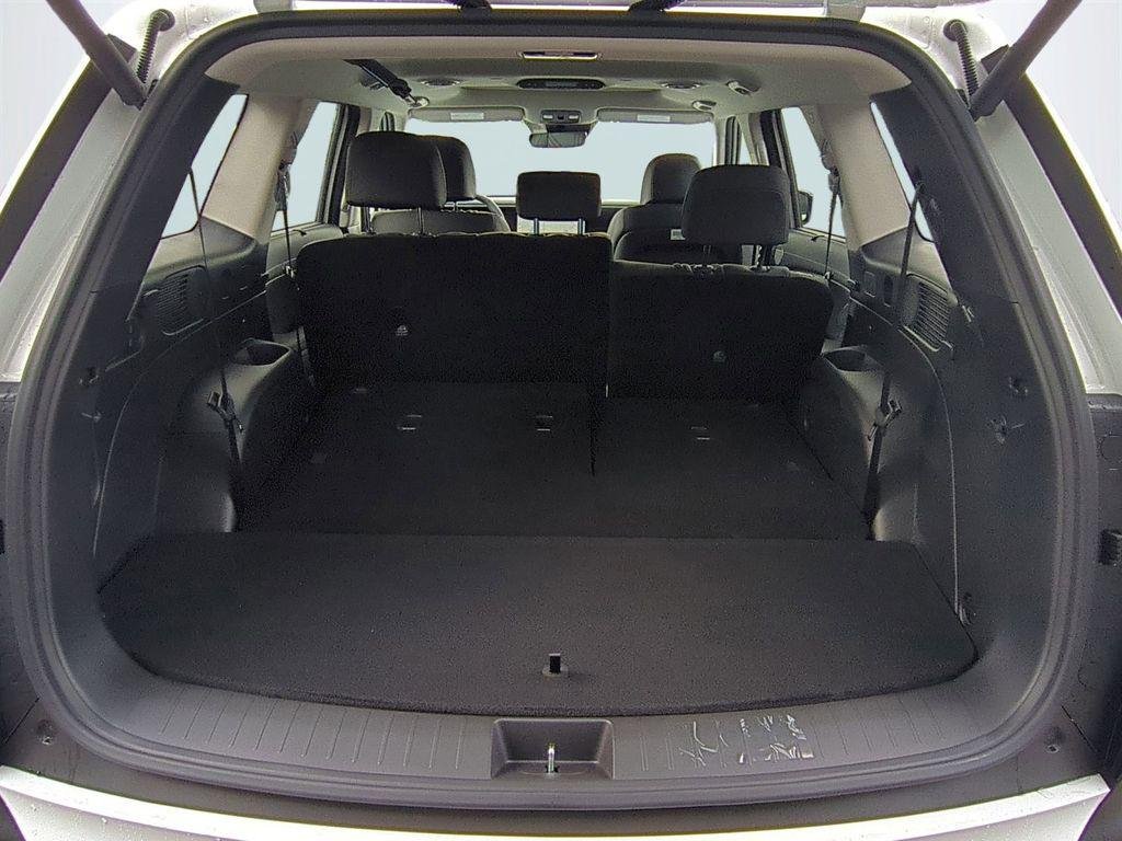 New 2026 White Hyundai SEL Premium FWD image 14