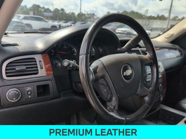 2010 Chevrolet Suburban LT - Photo 13