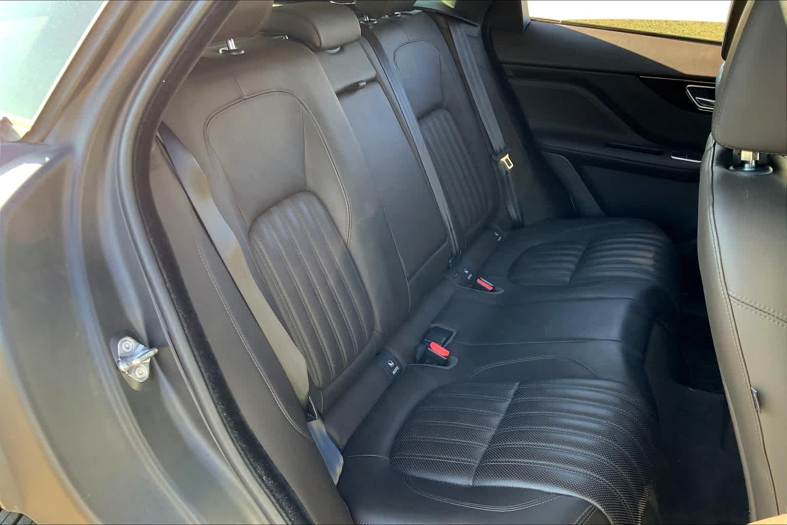 Used 2019 Yulong White Metallic Jaguar 30t Portfolio image 19