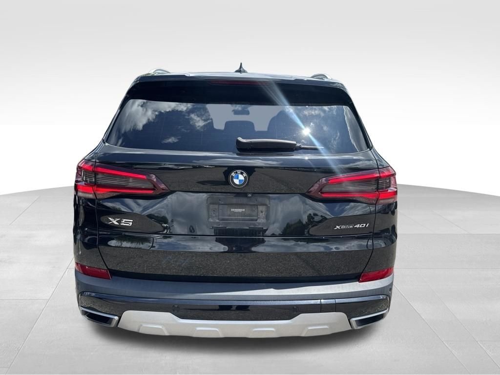 Used 2020 Black BMW xDrive40i image 4