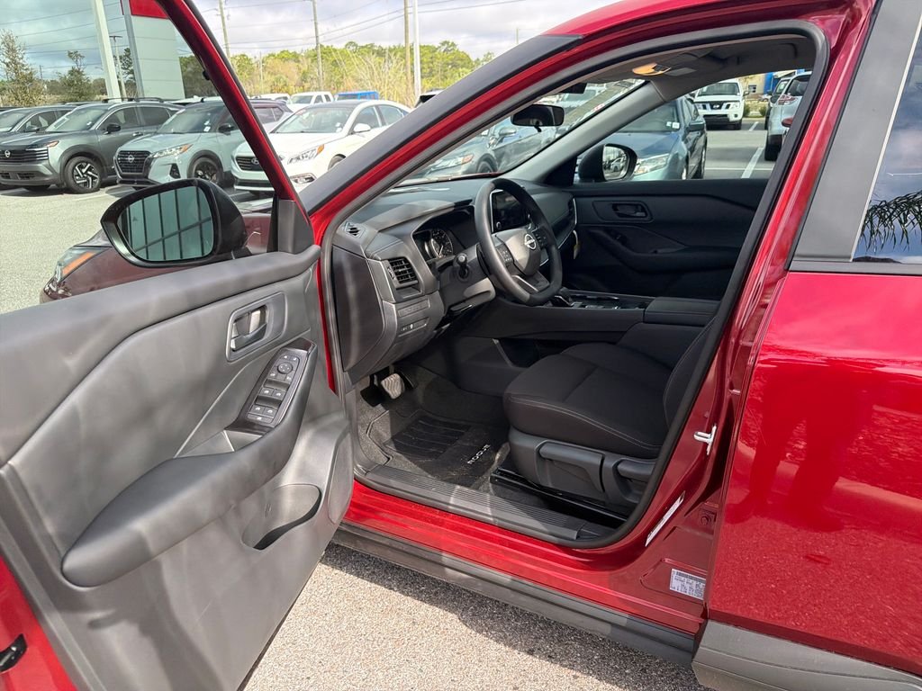 New 2026 Nissan Rogue S 4D Sport Utility