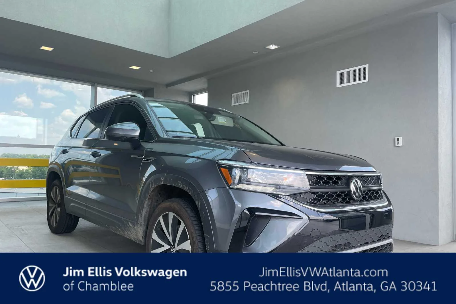 2024 Volkswagen Taos 1.5T SE's photo
