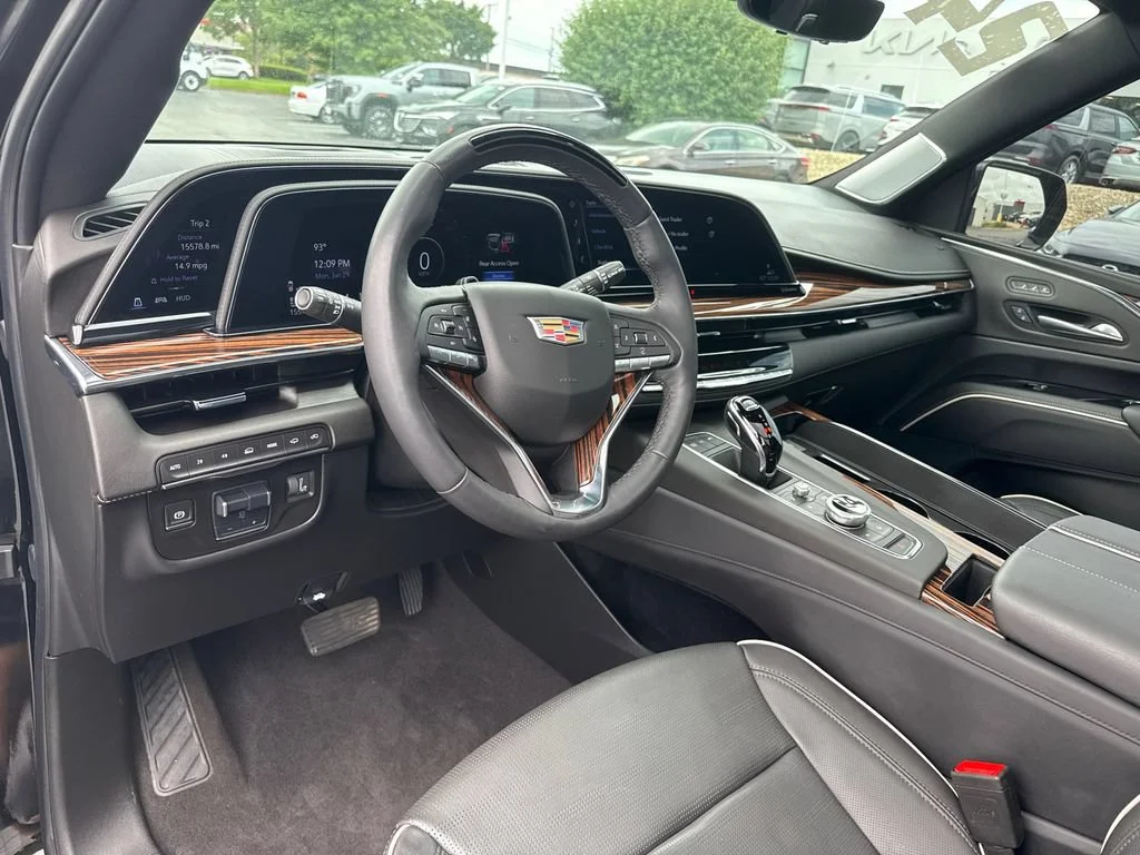 2024 Cadillac Escalade Premium Luxury - Photo 18