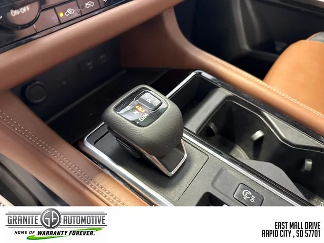 Used 2023 Beige Nissan Platinum image 25
