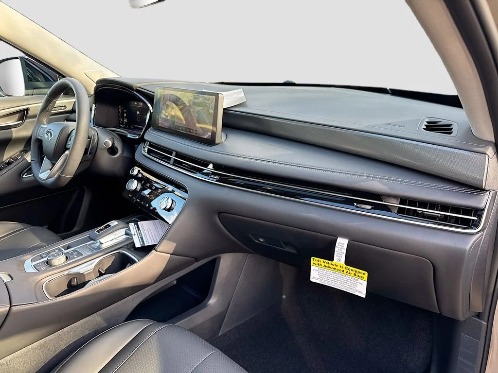 Certified Used 2026 Silver INFINITI LUXE image 33